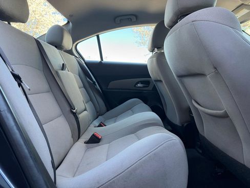 Used 2014 Chevrolet Cruze LT image 21