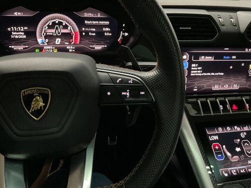 Used 2021 Lamborghini Urus AWD/4WD image 49