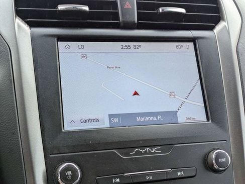 Used 2020 Ford Fusion SE FWD image 20