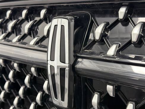 New 2026 Lincoln Nautilus Premier image 14