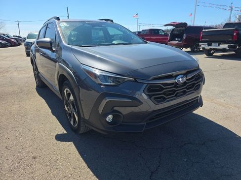 Used 2024 Subaru Crosstrek 2.5i Limited w/ Crosstrek Mirror Package image 3