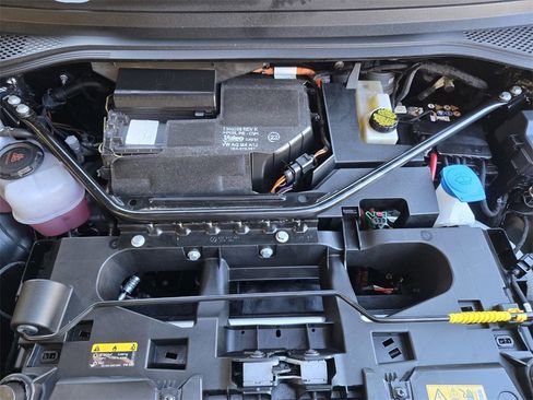 Certified 2023 Volkswagen ID.4 Pro image 23