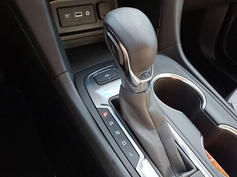 Used 2022 Chevrolet Equinox LS AWD/4WD image 16