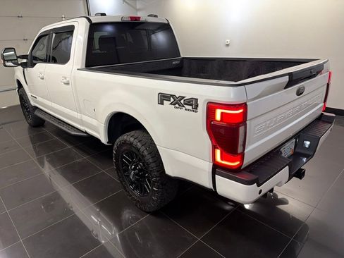 Used 2022 Ford F250 Lariat w/ Black Appearance Package AWD/4WD image 4