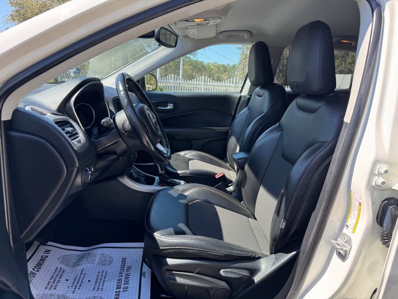 Used 2019 Jeep Compass Latitude AWD/4WD image 10