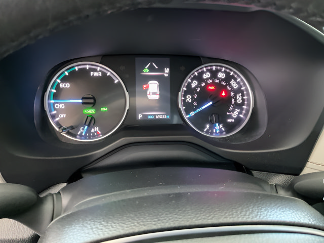 Used 2021 Toyota RAV4 XLE Premium AWD/4WD image 14