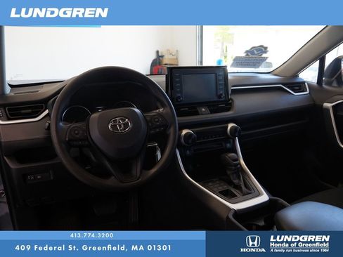 Used 2019 Toyota RAV4 LE w/ All Weather Liner Package AWD/4WD image 15