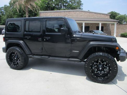 Used 2014 Jeep Wrangler Unlimited Sport AWD/4WD image 17