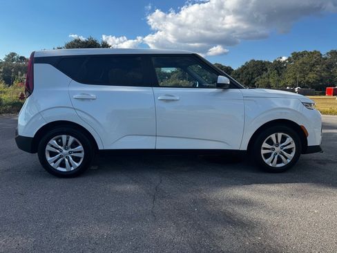 Used 2020 Kia Soul LX image 6