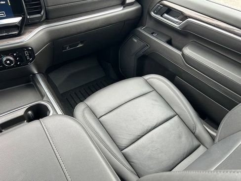 Used 2025 Chevrolet Silverado 2500 LTZ w/ LTZ Premium Package image 15