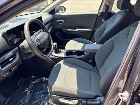 Used 2025 Kia K4 FWD image 27