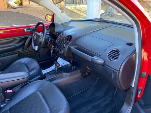 Used 2009 Volkswagen Beetle Coupe image 37