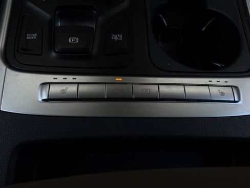 Used 2026 Kia Carnival FWD image 23