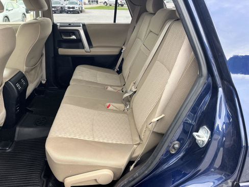 Used 2017 Toyota 4Runner SR5 AWD/4WD image 12