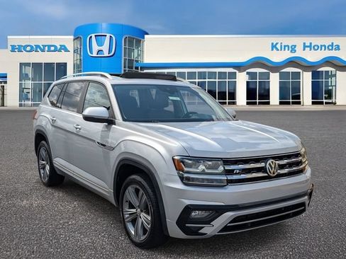 Used 2018 Volkswagen Atlas SEL w/ R-Line Package FWD image 3