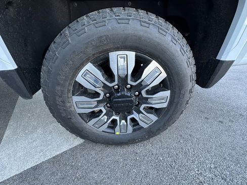 New 2026 GMC Sierra 2500 Denali w/ Denali Reserve Package image 10