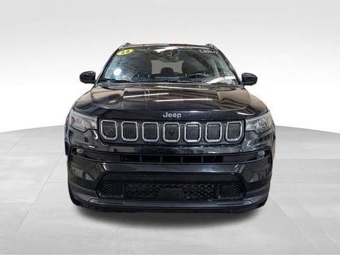 Used 2022 Jeep Compass Latitude w/ Sun and Sound Group AWD/4WD image 2