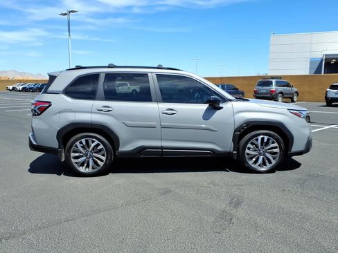 Used 2025 Subaru Forester Touring w/ Popular Package - Touring AWD/4WD image 3