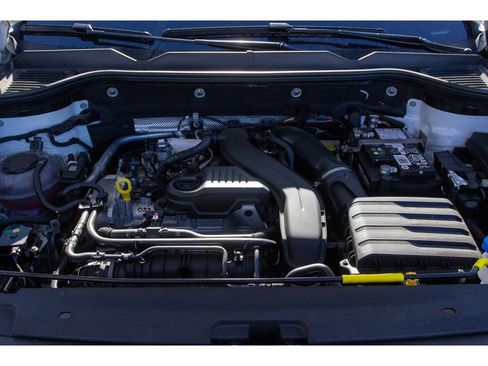 New 2025 Volkswagen Taos SE image 33