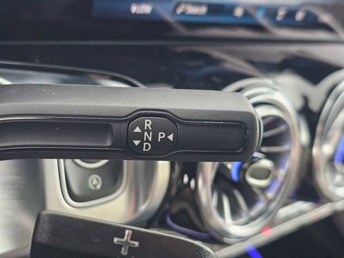 Certified 2025 Mercedes-Benz GLB 250 image 31