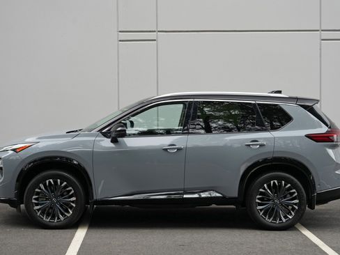 Used 2025 Nissan Rogue Platinum w/ Tech Package AWD/4WD image 46