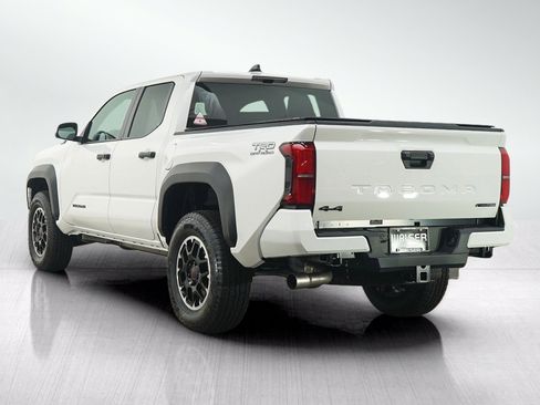 Used 2026 Toyota Tacoma TRD Off-Road AWD/4WD image 3