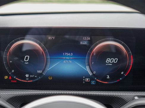 Used 2021 Mercedes-Benz CLA 250 4MATIC image 17