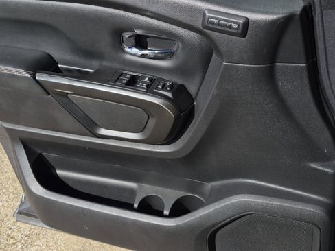 Used 2020 Nissan Titan PRO-4X w/ Pro-4x Convenience Package image 27