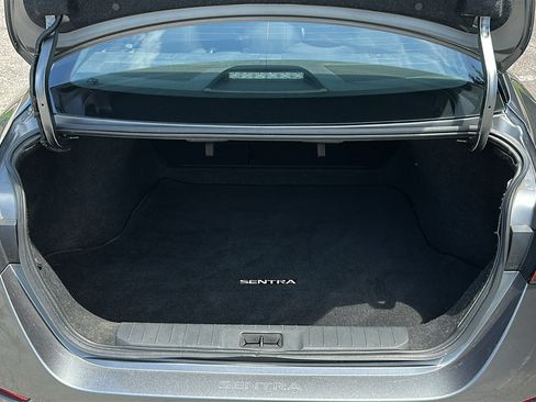 Used 2023 Nissan Sentra SR w/ Trunk Package FWD image 7