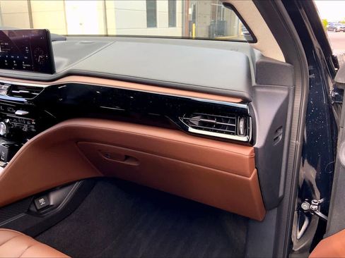 Used 2025 Acura MDX FWD w/ Technology Package image 17