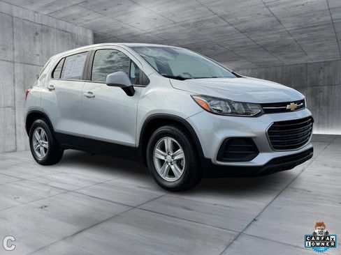 Used 2021 Chevrolet Trax LS image 9