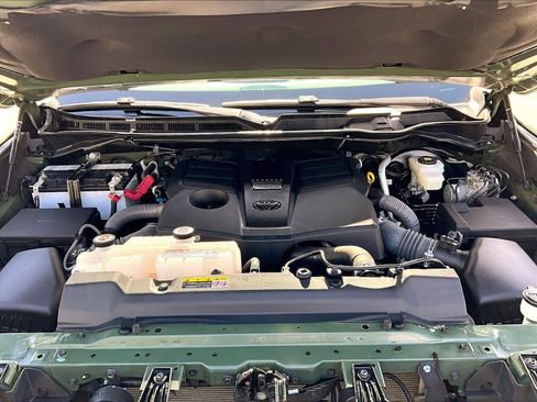 Used 2022 Toyota Tundra Limited w/ TRD Off-Road Package AWD/4WD image 30