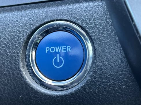 Certified 2019 Toyota Camry XLE w/ Sunroof Package FWD image 25
