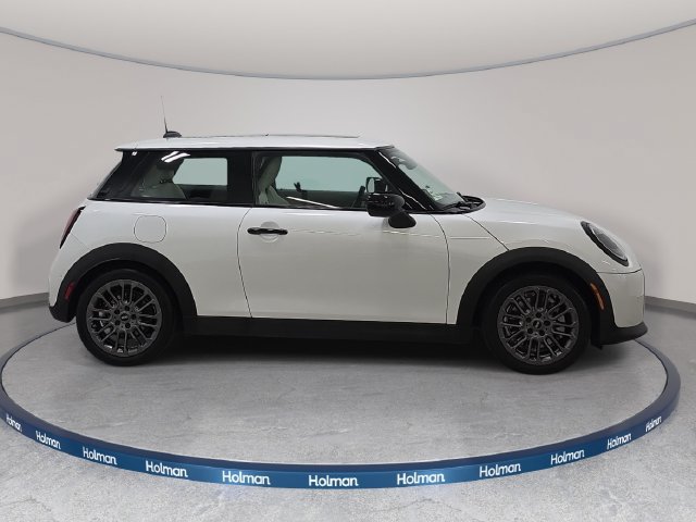 Used 2026 MINI Cooper 2-Door Hardtop FWD image 5