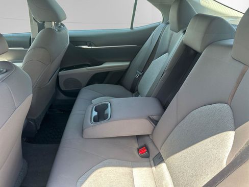 Used 2020 Toyota Camry LE FWD image 12
