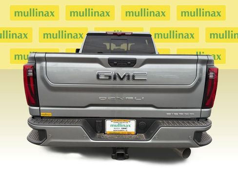 New 2025 GMC Sierra 2500 Denali Ultimate image 8