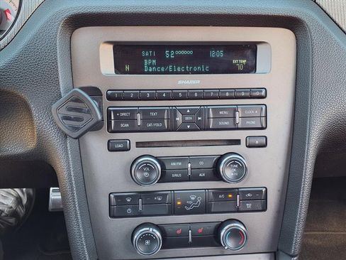 Used 2010 Ford Mustang GT Premium image 19