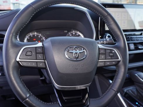Certified 2022 Toyota Highlander Limited image 19