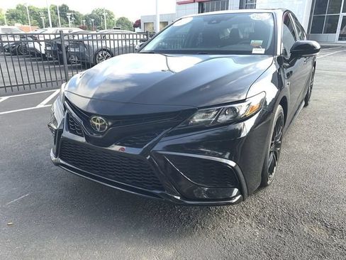 Used 2024 Toyota Camry SE FWD image 4