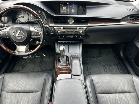 Used 2016 Lexus ES 350 w/ Luxury Package w/Wood Trim FWD image 14