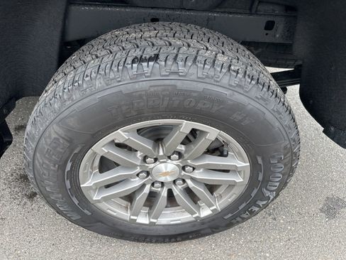 Used 2024 Chevrolet Colorado LT w/ LT Convenience Package image 10