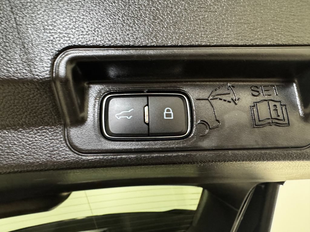 Used 2022 Ford Explorer ST-Line w/ Class IV Trailer Tow Package AWD/4WD image 37