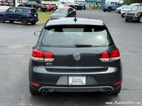 Used 2011 Volkswagen Golf 4-Door FWD image 36