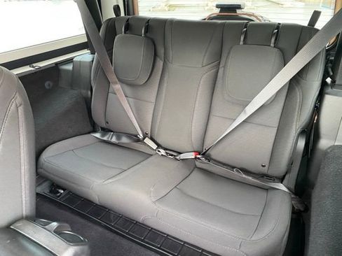 Used 2021 Jeep Wrangler Sport image 19