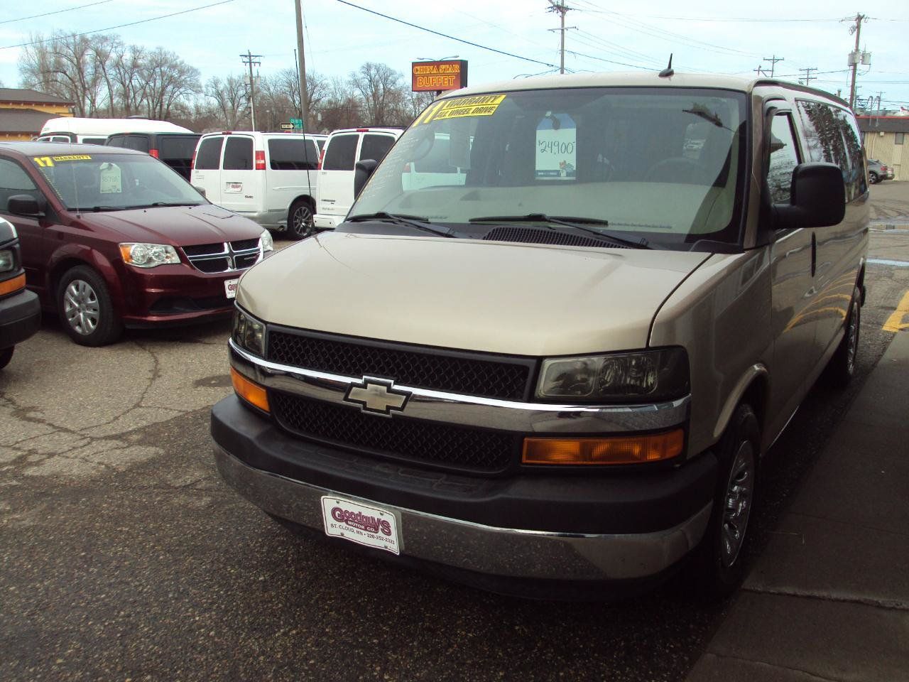 Used 2011 Chevrolet Express 1500 LT w/ LT Preferred Equipment Group AWD/4WD image 4