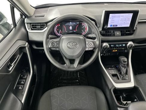 Used 2025 Toyota RAV4 XLE AWD/4WD image 10