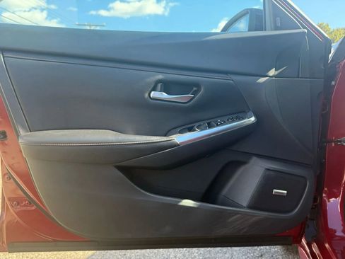 Used 2023 Nissan Sentra SR w/ SR Premium Package image 10