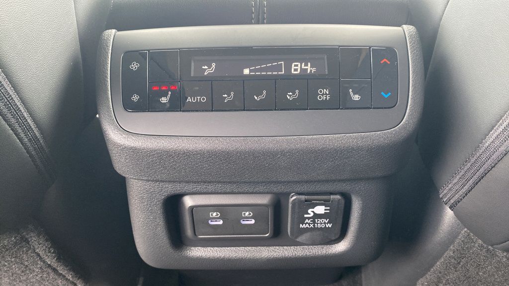 Used 2026 Nissan Pathfinder Platinum w/ Lighting Package AWD/4WD image 28