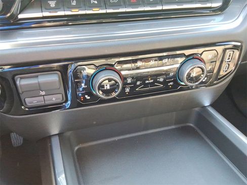 Used 2025 Chevrolet Silverado 2500 High Country w/ Technology Package image 32