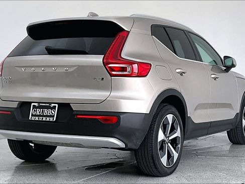 Used 2023 Volvo XC40 B5 Plus w/ Protection Package Premier AWD/4WD image 2